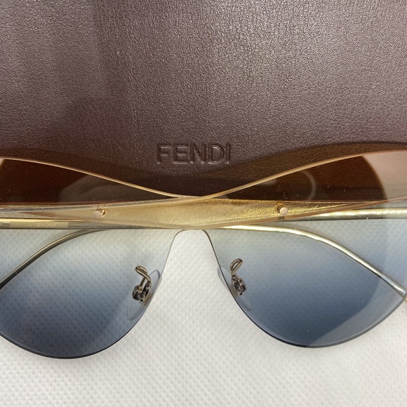 NWT Fendi FF Kalligraphy Grey Cat Eye Sunglasses - Picture 7 of 7